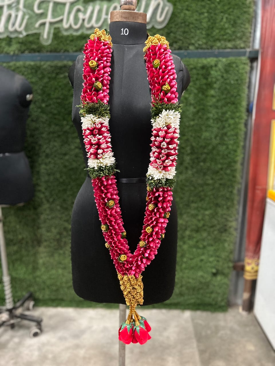 Grand Rose Petal & Multi-Flower Wedding Garland